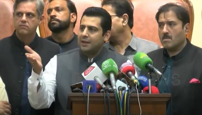 پی ٹی آئی رہنماکیساتھ لڑائی کے بعد لیگی ایم پی اے حسان ریاض کا اہم بیان
