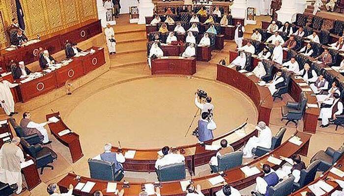 پی ٹی آئی امیدوار صائمہ خالد کا سینیٹ انتخاب سے دستبردار نہ ہونے کا فیصلہ 