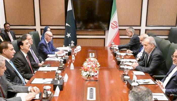  ایران ہر مشکل گھڑی میں پاکستان کی غیر متزلزل حمایت پر بھروسہ کر سکتا ہے: یوسف رضا گیلانی 