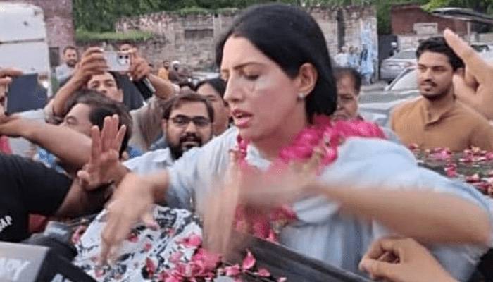 لاہور: عالیہ حمزہ اور شوکت بسرا کی قیادت میں پی ٹی آئی کی ریلی