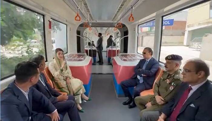 انتظار کی گھڑیاں ختم! اب لاہور میں چلے گی جدید ترین ایس آر ٹی