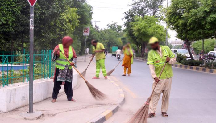 پنجاب حکومت  کا صوبے بھر میں صفائی فیس عائد کرنے کا فیصلہ 