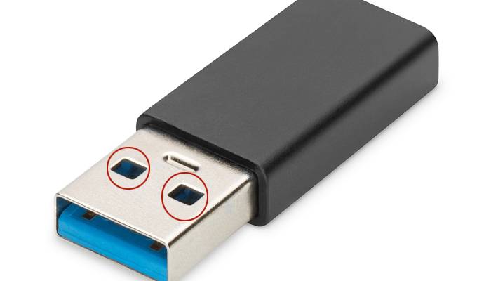 USB پر دو سوراخ کیوں بنائے جاتے ہیں؟جان کر حیران رہ جائیں گے