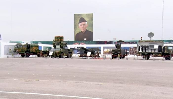 یوم آزادی ،شکر پڑیاں پریڈ گراؤنڈ اسلام آباد میں دفاعی سازوسامان کی نمائش