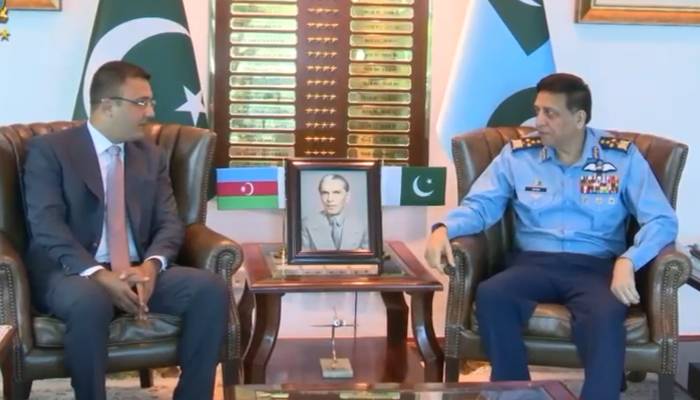 آذربائیجان کے نائب وزیر دفاع کی ایئر چیف مارشل ظہیراحمد بابر سدھو  سے ملاقات