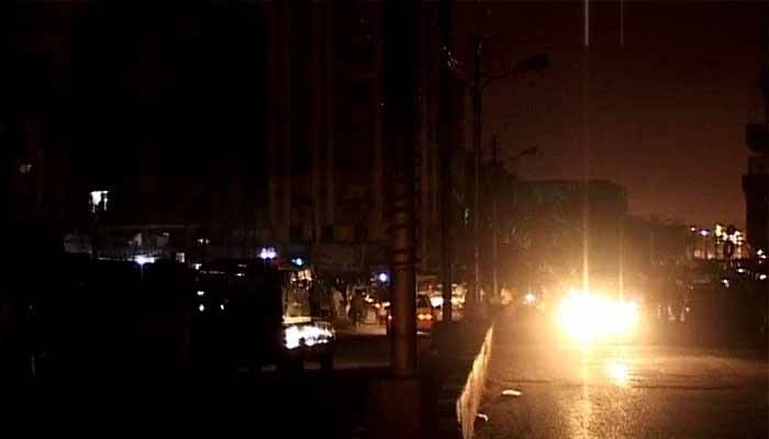 کراچی:مختلف علاقوں میں بجلی کی فراہمی کئی گھنٹوں سے معطل،شہری پریشان