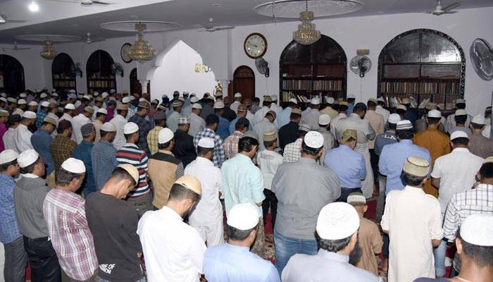 خبردار ! نماز جمعہ چھوڑنے والوں کو سخت سزا ملے گی