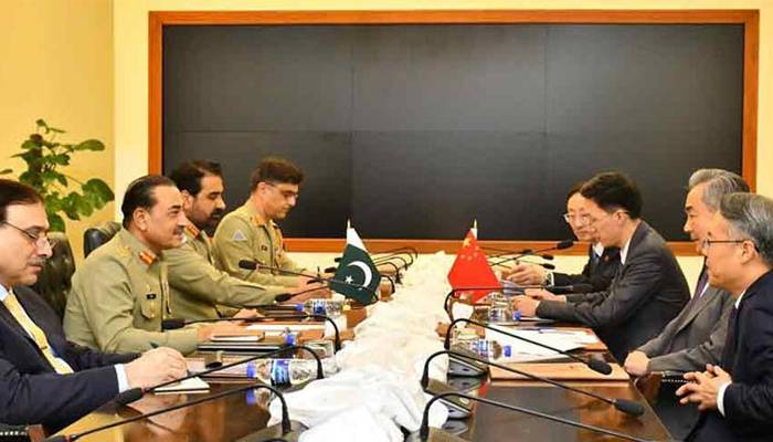 فیلڈ مارشل سے چینی وزیرخارجہ کی ملاقات،باہمی دلچسپی کے امور پر تبادلہ خیال