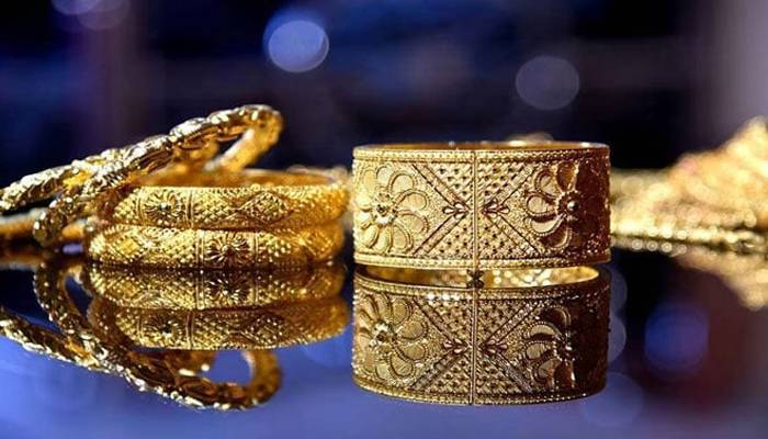 سونے کی فی تولہ قیمت میں 900 روپے کا بڑا اضافہ