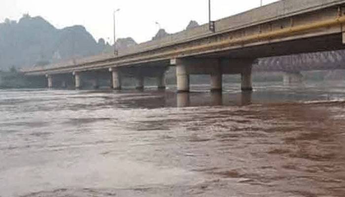 دریائے راوی سے ملحقہ علاقوں میں پانی گھروں میں داخل ہوگیا 
