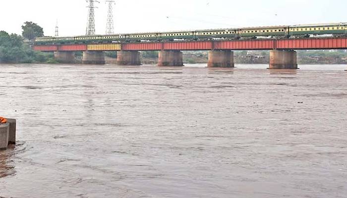 دریائے راوی میں پانی کی سطح بلند، شاہدرہ اور بلوکی شدید متاثر