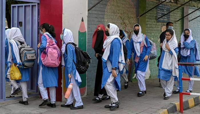 پنجاب اور خیبرپختونخوا میں تعلیمی ادارے کھل گئے، سیلاب متاثرہ سکول بند