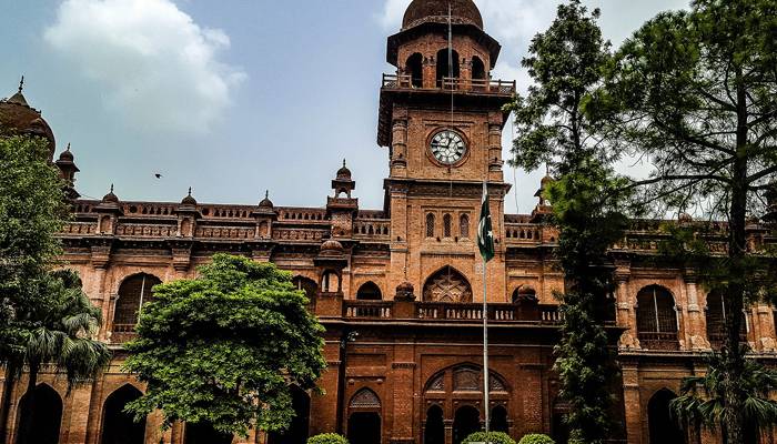 پنجاب یونیورسٹی کا سیلاب سے متاثرہ اساتذہ و متاثرین کو رہائش دینے کا فیصلہ