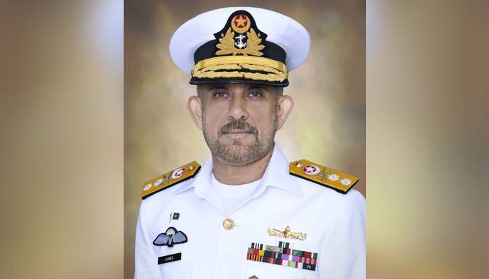 پاک بحریہ کے ڈی جی پی آر کموڈور احمد حسین  کو رئیر ایڈمرل کے عہدے پر ترقی دیدی گئی