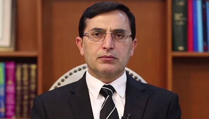 عمران خان کی بہن علیمہ خان پر انڈا پھینکنے کا واقعہ، چیئرمین پی ٹی آئی کی شدید مذمت
