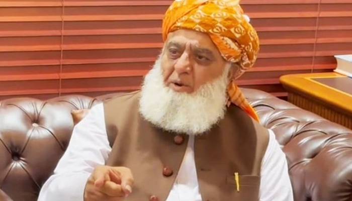 علیمہ خانم کو انڈا مارنے کا معاملہ، مولانا فضل الرحمان کا حیران کن ردعمل سامنے آگیا