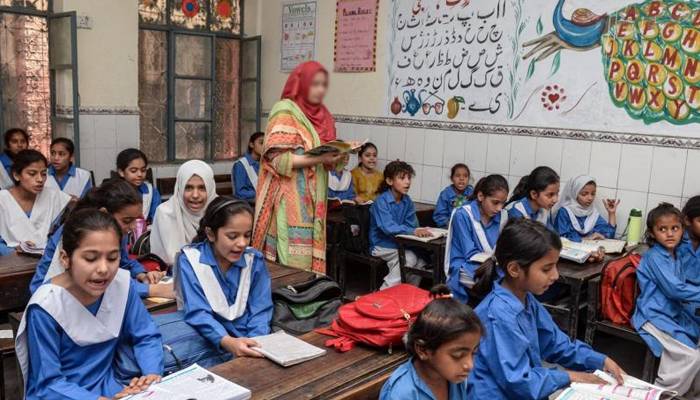 ٹیچنگ کیلئے اب لائسنس رکھنا لازمی  قرار دے دیا گیا