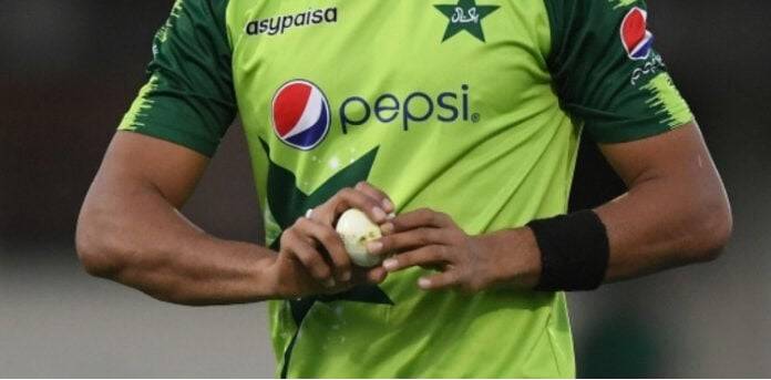پاکستان کے مشہور فاسٹ بولر نے کرکٹ سے ریٹائرمنٹ کا اعلان کر دیا