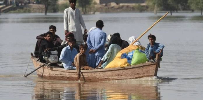 کشتی مافیا نے سیلاب متاثرین سے لاکھوں روپے بٹور لیے