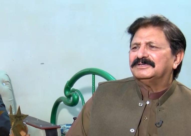 پی ٹی وی کے نامور اداکار عشرت عباس انتقال کر گئے