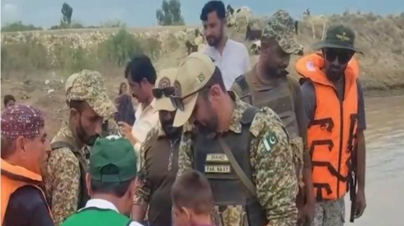 پاک بحریہ کی پنجاب اور سندھ میں سیلاب سے متاثرہ علاقوں میں امدادی سرگرمیاں جاری