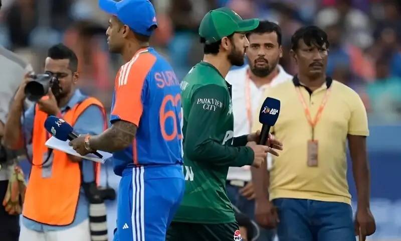ایشیا کپ: بھارتی کھلاڑیوں کو ہاتھ ملانے سے روکنے والے کا نام سامنے آگیا