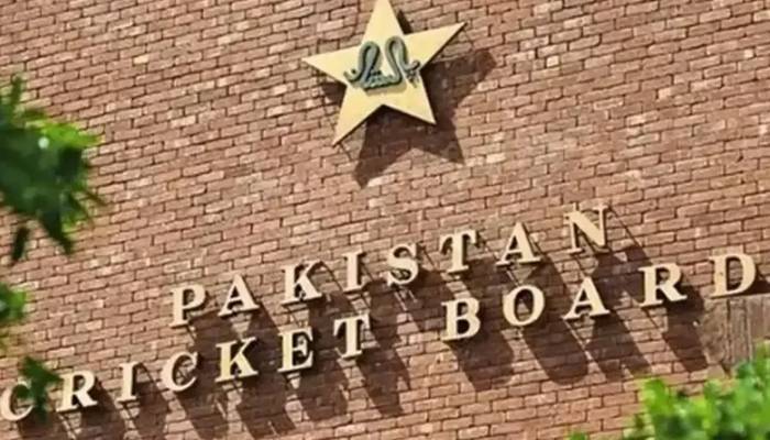 پی سی بی نے ڈائریکٹر انٹرنیشنل کرکٹ عثمان واہلہ کو معطل کردیا
