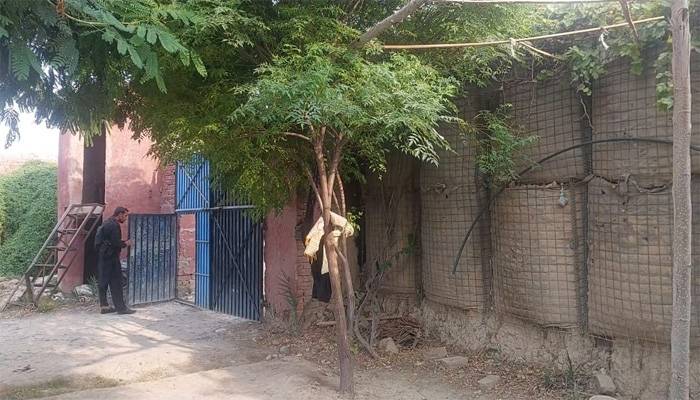 سکیورٹی فورسز نے بنوں اور کرک میں دہشتگردوں کے حملے ناکام بنا دیے، تین دہشتگرد ہلاک