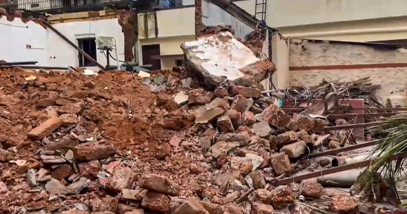 سکھیکی: اکیڈمی کی چھت گرنے سے 8 طلبہ جان کی بازی ہار گئے