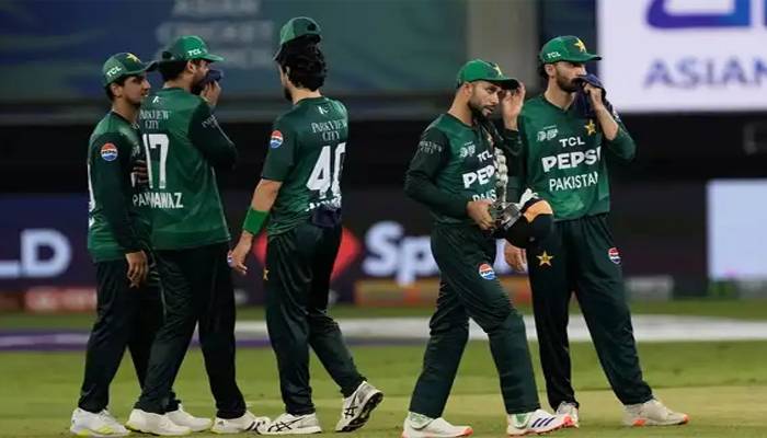 بھارت کیساتھ میچ سے قبل پاکستان ٹیم کی اہم بیٹھک، کھلاڑیوں کا بڑا اعتراف