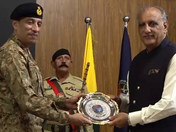 ڈی جی آئی ایس پی آر کا کیڈٹ کالج پلندری کا دورہ، شرکاء کا افواج پاکستان کو خراج تحسین