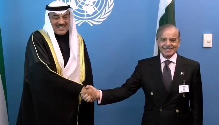 وزیراعظم کی کویت کے ولی عہد سے ملاقات، دورہ پاکستان کی دعوت