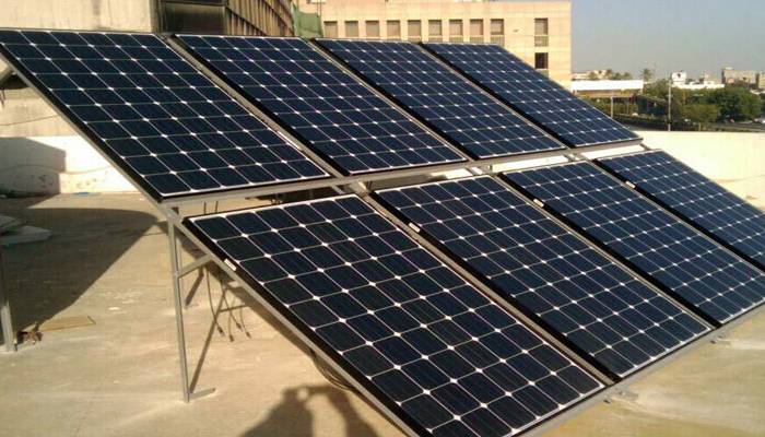  سولر پینلز استعمال کرنے والے ہوجائیں خبردار! ماہرین نے خطرے کی گھنٹی بجا دی