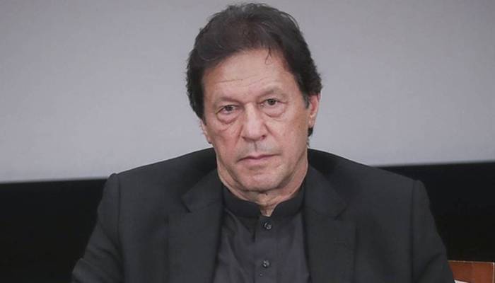 بانی پی ٹی آئی کے احکامات نظر انداز، دو سینیٹرز قائمہ کمیٹیوں سے مستعفی نہ ہوئے