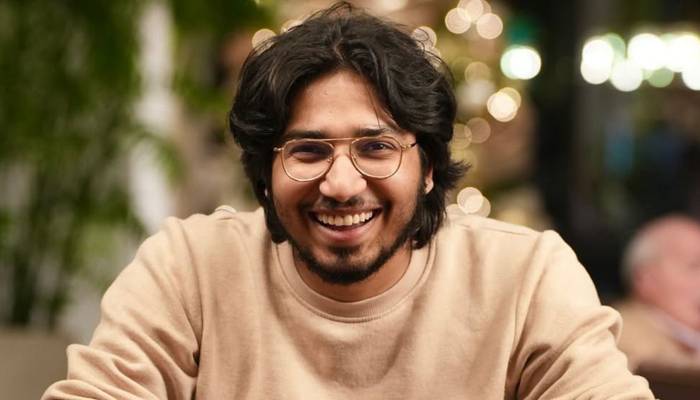 سوشل میڈیا انفلوئنسر اسد ندیم مغل کو لاہور ایئرپورٹ سے حراست میں لے لیا گیا