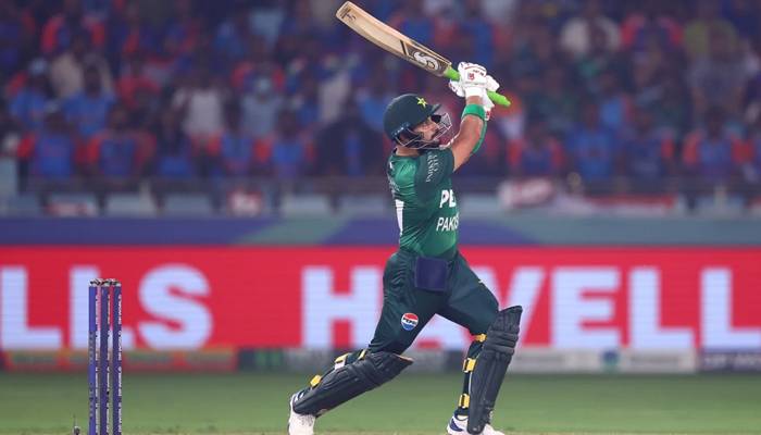 صاحبزادہ فرحان  بمراہ  کوT20 میں 3 چھکے لگانے والی پہلے بیٹر بن گئے