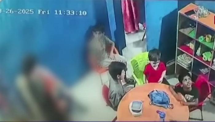 آٹزم سنٹر میں خاتون ٹیچر کا خصوصی بچے پر تشدد کا افسوسناک واقعہ