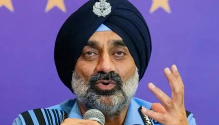  بھارتی فضائیہ کے سربراہ کا مضحکہ خیز دعویٰ، مذاق کا نشانہ بن گئے
