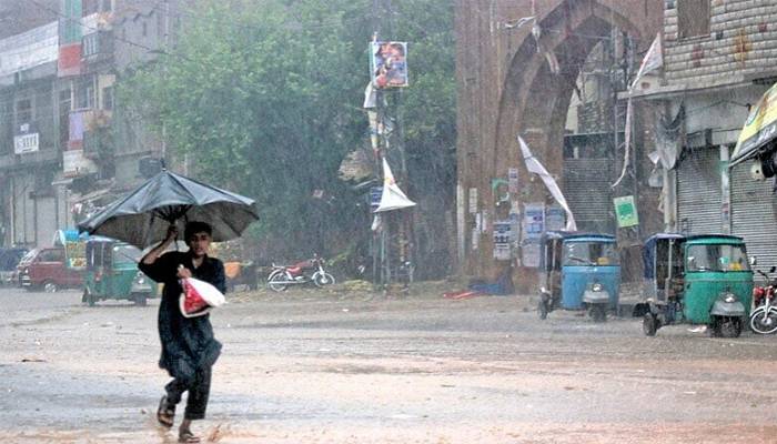پشاور سمیت مختلف علاقوں میں وقفے وقفے سے بارش جاری رہنے کا امکان