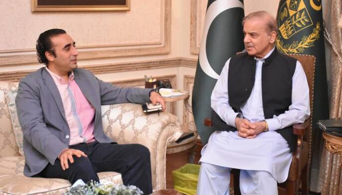 بلاول بھٹو کو وزیر اعظم کا فون ، سیاسی صورتحال پر بات چیت
