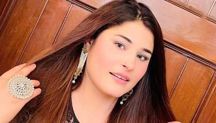  پشاور: نامعلوم افراد کی فائرنگ سے اسٹیج ڈانسر منیبہ شاہ قتل