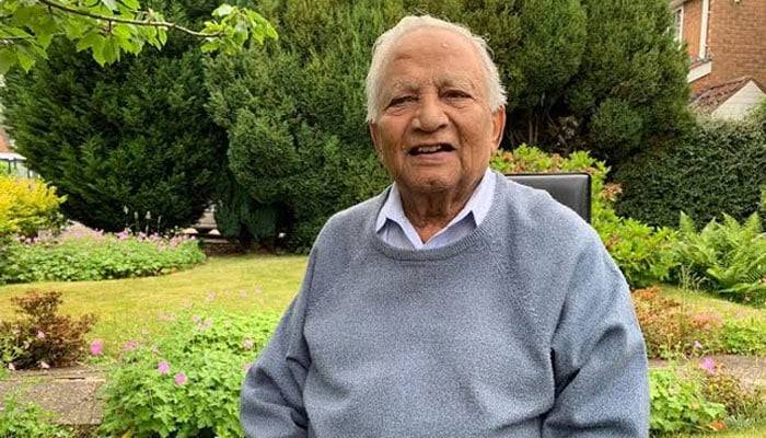 قومی ٹیم کے سابق ٹیسٹ کرکٹر وزیر محمد انتقال کر گئے
