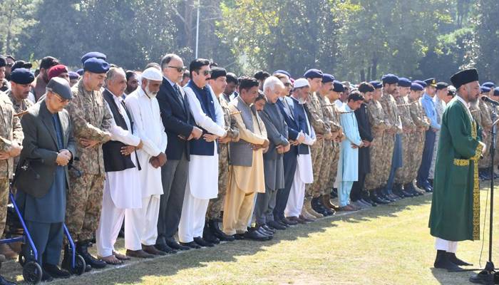 افغان جارحیت میں شہید 12 شہدا کی نماز جنازہ ادا،فیلڈ مارشل ، وفاقی وزراء کی شرکت