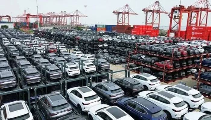 نئی پالیسی کے تحت امپورٹ ہونے والی گاڑیوں کی قیمت کیا ہوگی؟