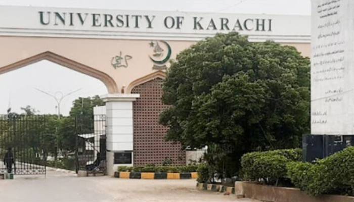 سندھ حکومت نے سرکاری یونیورسٹیوں کو فیسوں میں اضافے سے روک دیا