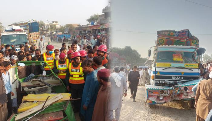 جہانیاں : سامان سے لوڈ ٹرک مسافر رکشہ پر گر گیا، 4 بچیوں سمیت 5 افراد جاں بحق