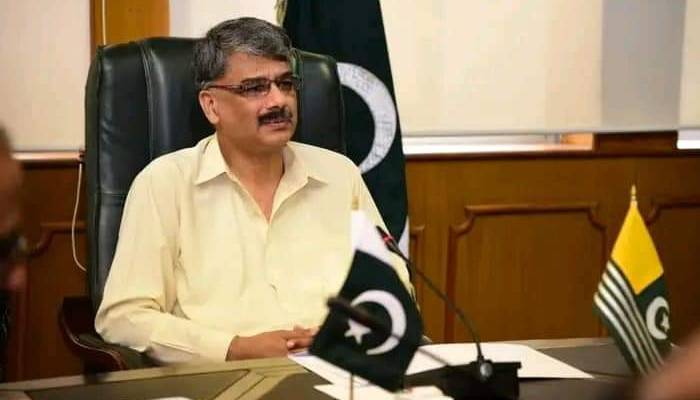 وزیراعظم آزاد جموں و کشمیر چوہدری انوار الحق نے مستعفیٰ ہونے سے انکار کر دیا 