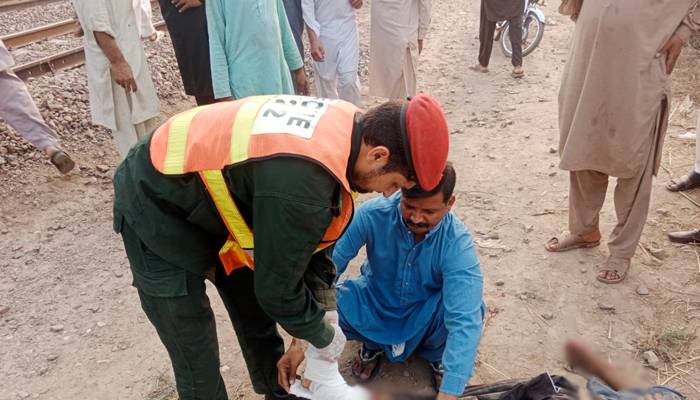 لاہور: کانوں میں ہینڈ فری لگائے نوجوان ٹرین کی زد میں آکر جاں بحق