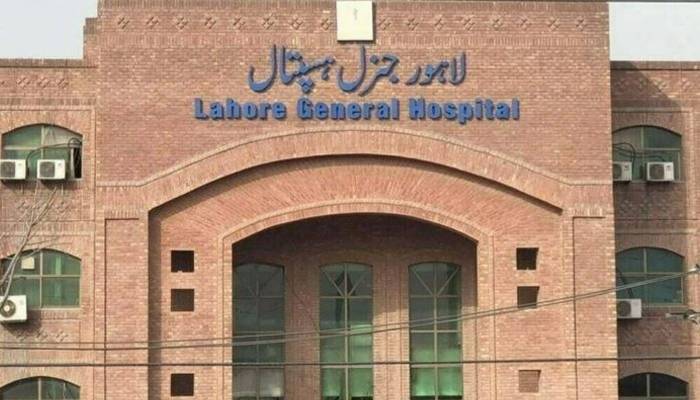 لاہور: جنرل ہسپتال کے مردہ خانے میں خواتین کا پوسٹمارٹم مرد ، غیر تربیت یافتہ عملہ کرنے لگا