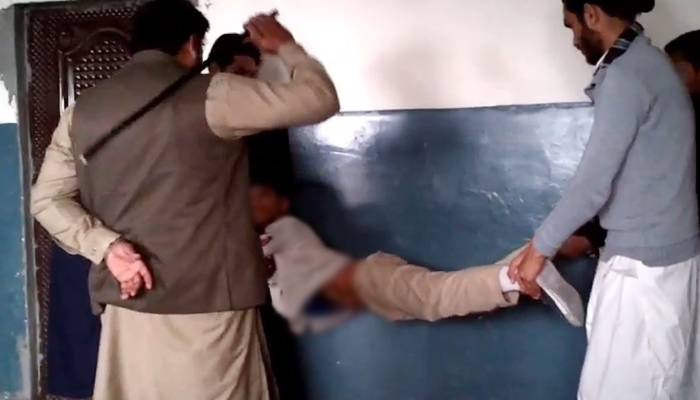 گوجر خان: استاد کا طالبعلم پر وحشیانہ تشدد